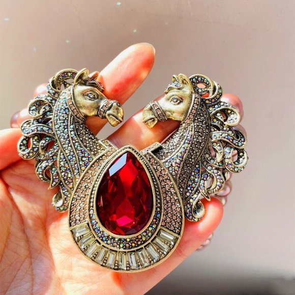 Heidi Daus Off To The Races Crystal Necklace NWOT - Picture 4 of 8